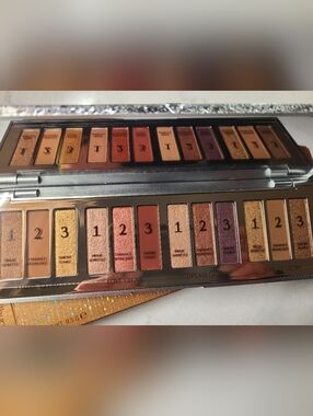 Charlotte Tilbury Eyeshadow Palette — Gold, Rose, Bronze, Mauve, Champagne